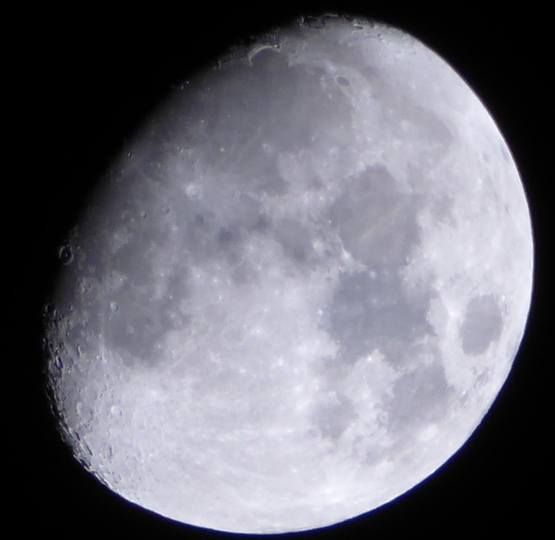 Wintermond 21.12.2015  23h07 P1010789.JPG