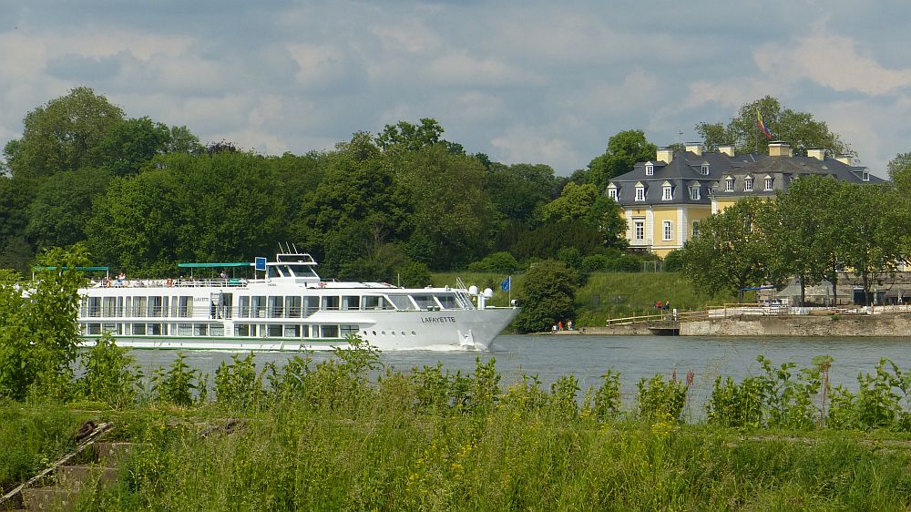schiffvorschlossneuwiedkl.jpg