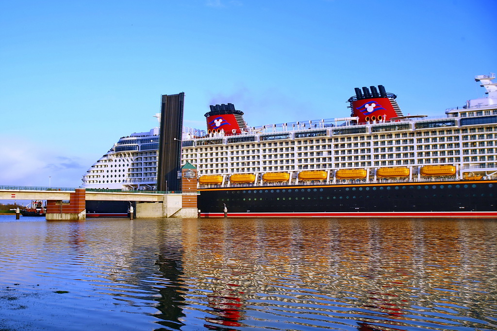 Disney Fantasy II .jPG