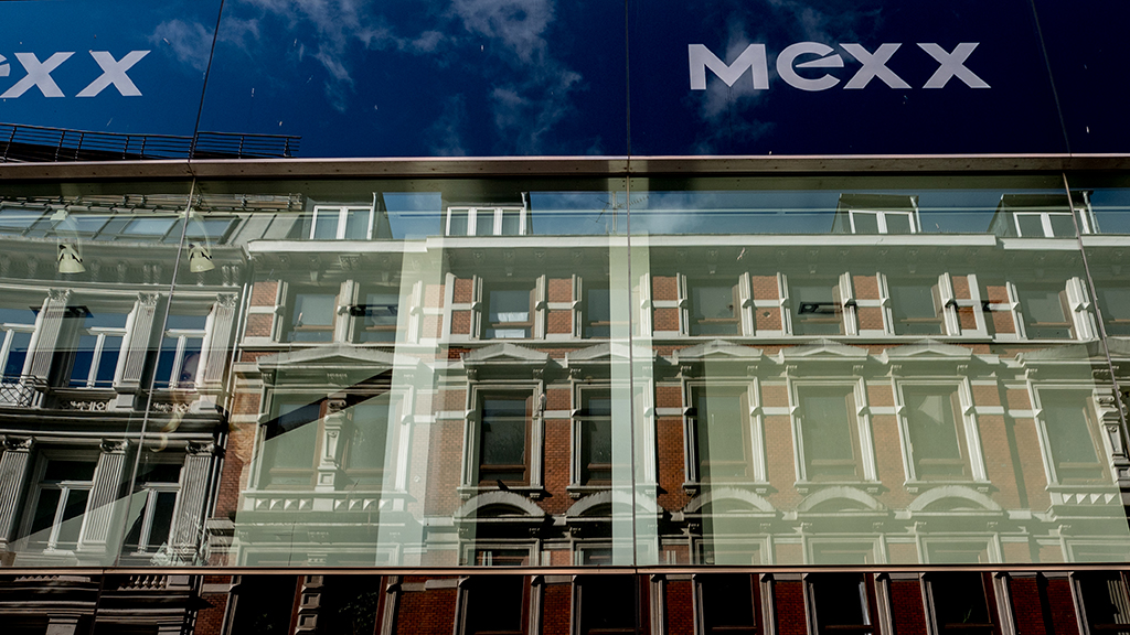 Was ist Realität und was Spiegelung.jpg