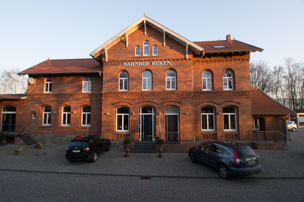 Bahnhof_LR.jpg