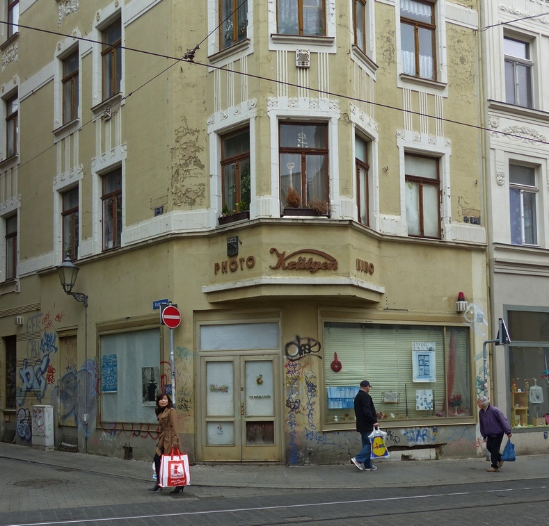 P1000275 cr.JPG