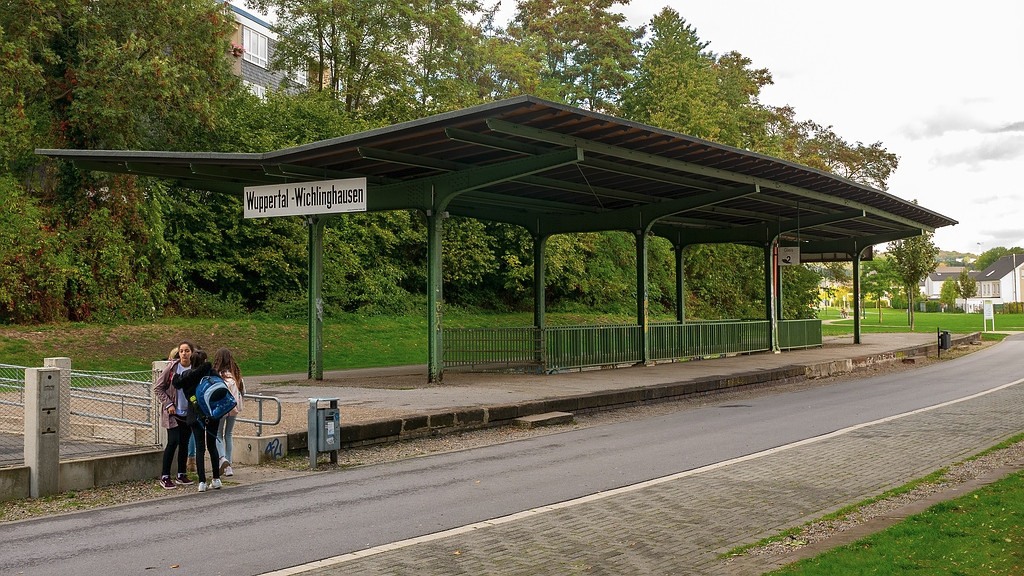 comp_Wichlinghausen 02 Bahnhof (P1170584).jpg