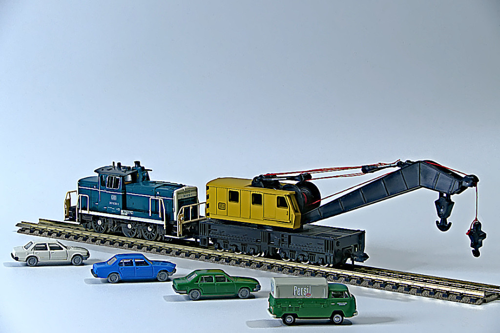 Kranwagen + Diesellok.jpg