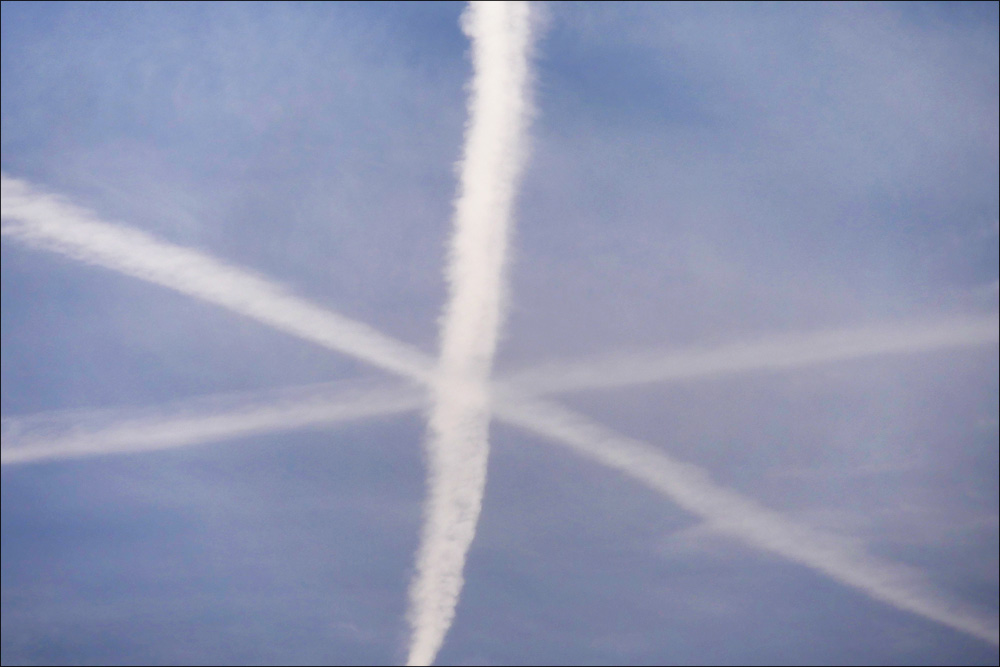 chemtrail_kreuz.jpg