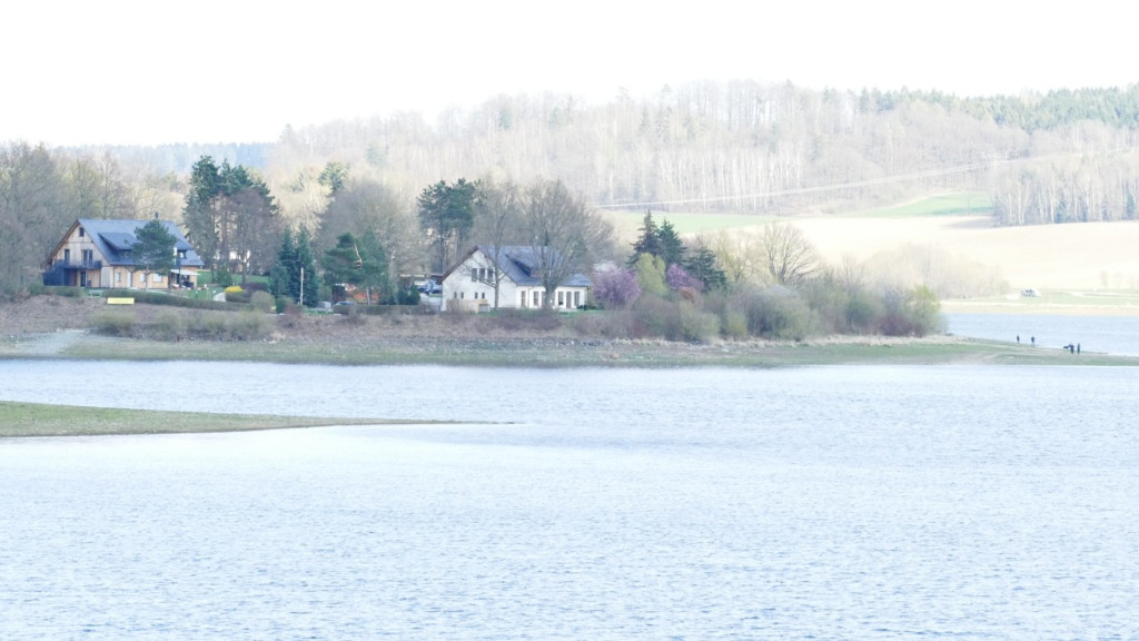 P1020110v.jpg