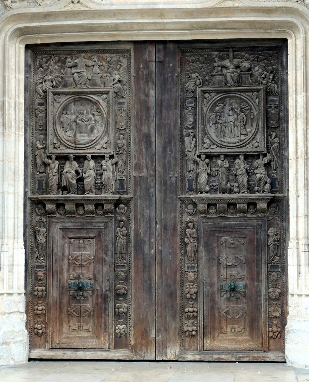 Kirchentuer Rouen.jpg