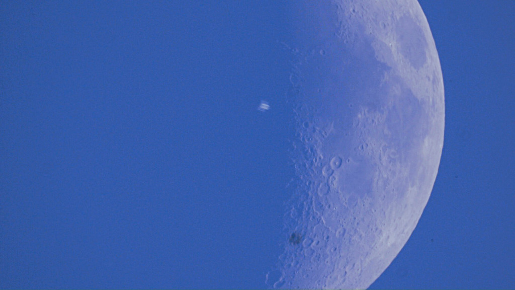 ISS-vor-Mond.jpg