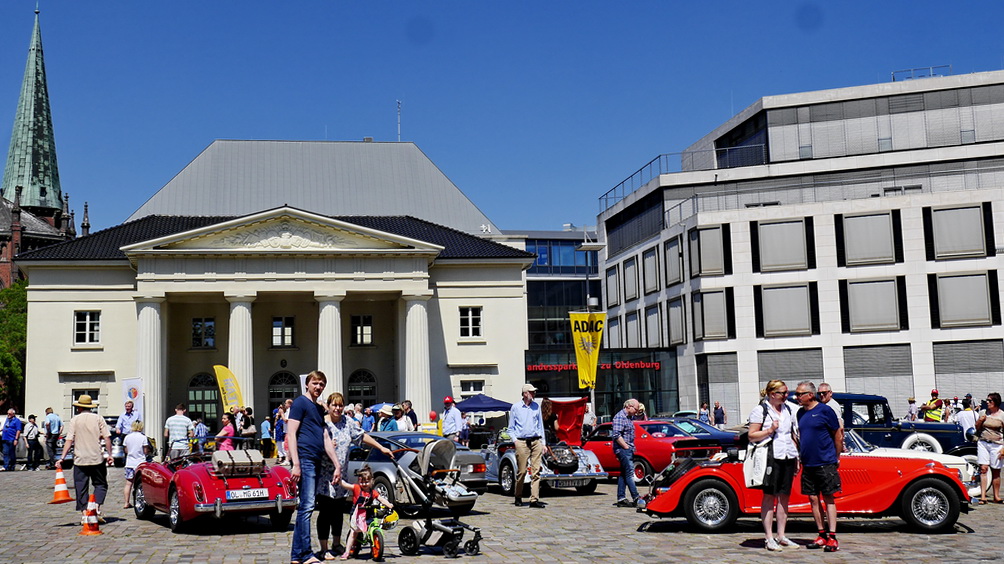 Schlossplatz 2.JPG