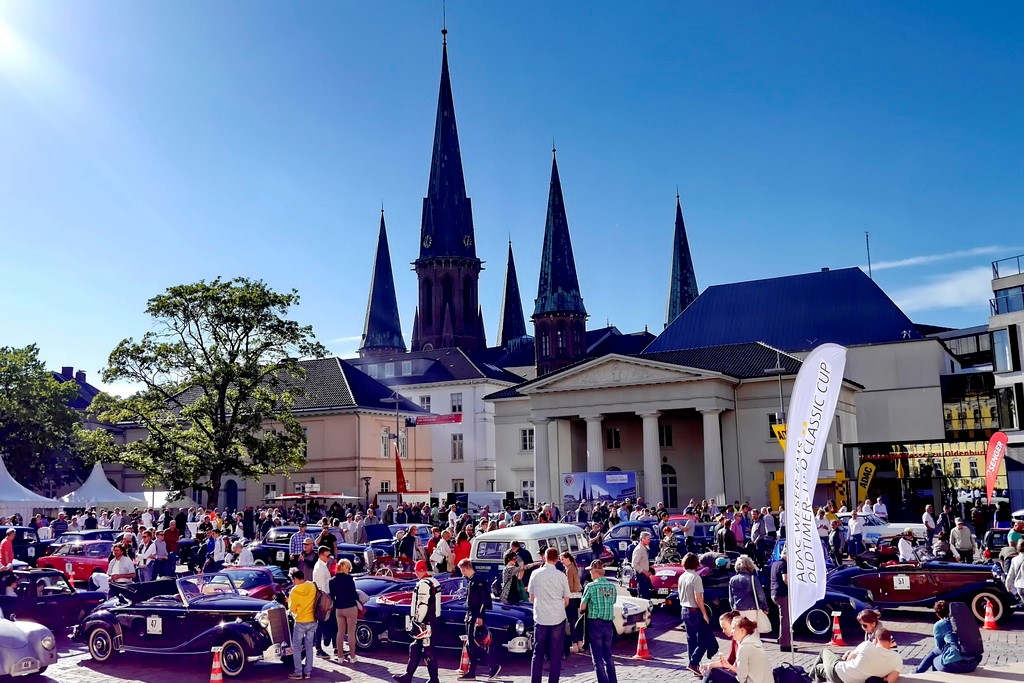 Schlossplatz 1.JPG