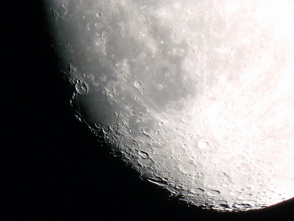 EcHUo3WXQAMXA8Q.jpg