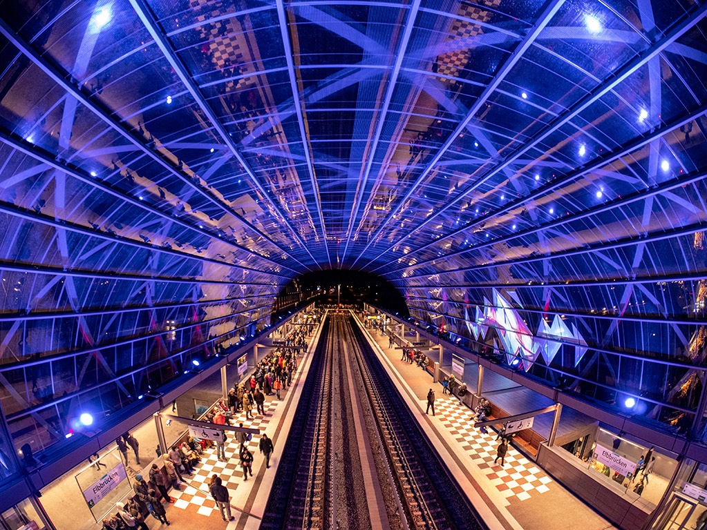 Eröffnung der U-Bahn-Station Elbbrücken.jpg