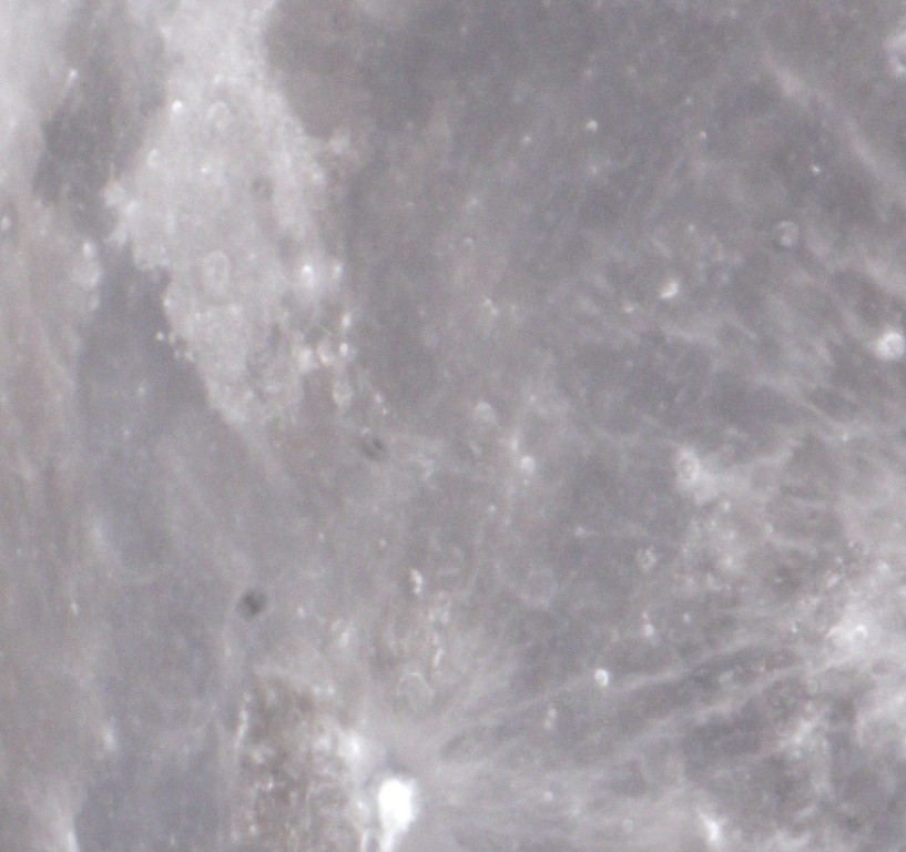 Mond Ausschnittsvergrößerung-.JPG