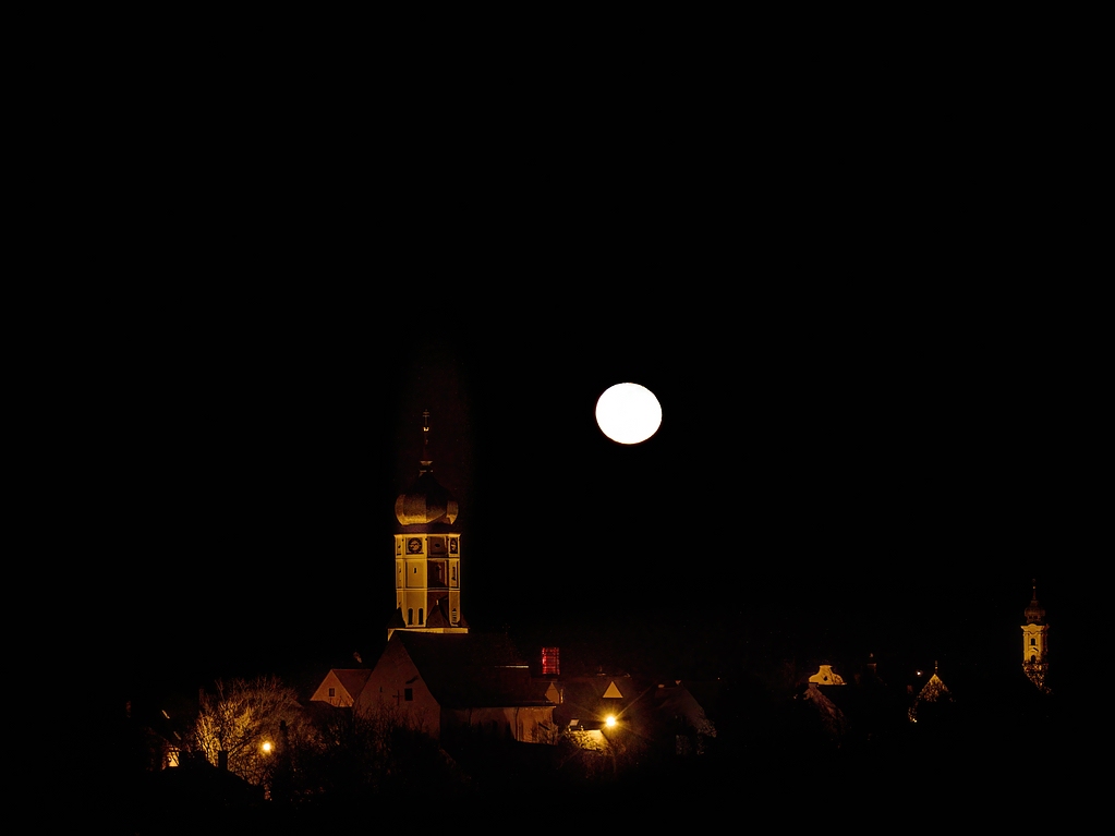 comp_P1024161-low-light.jpg