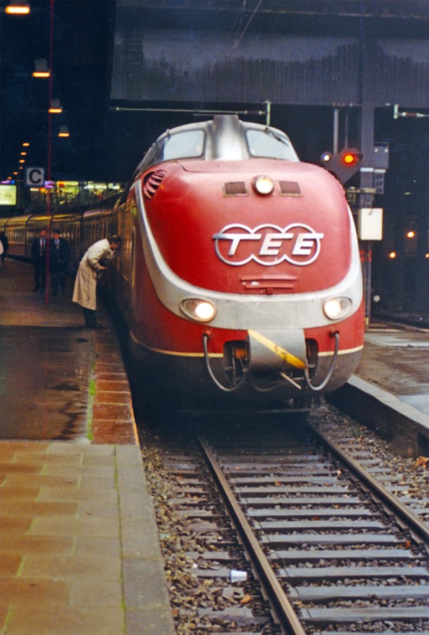 1991-12-00-Hamburg-Hbf-001.jpg