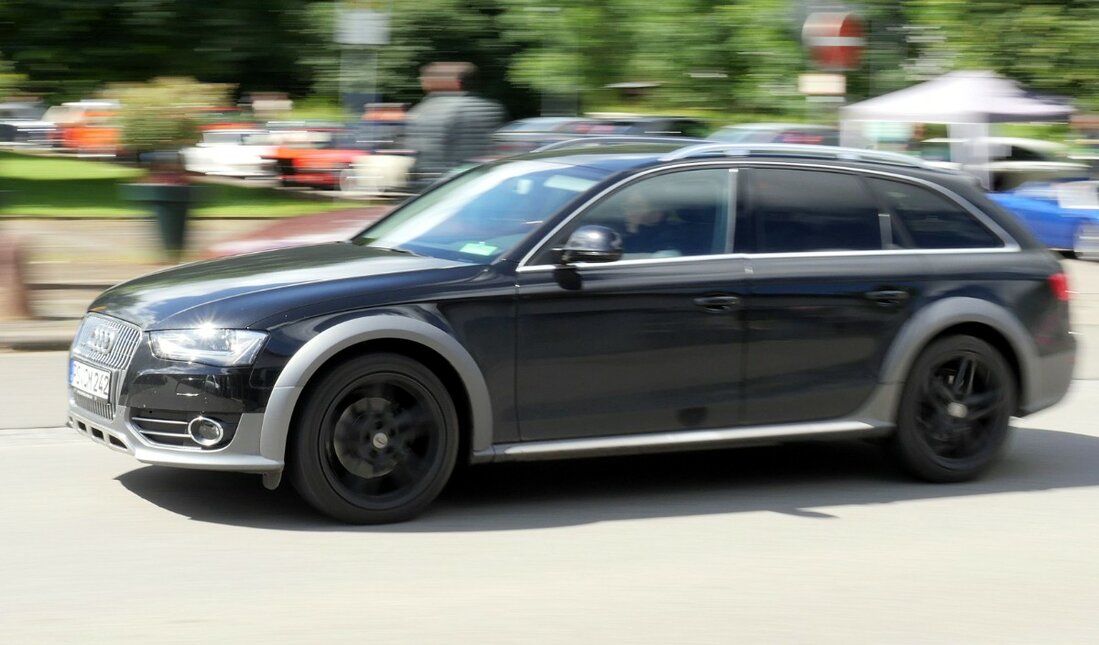 Auto in Wallhalben.jpg