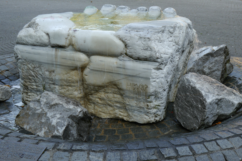 Wichl_Markt_Brunnen_03a.jpg