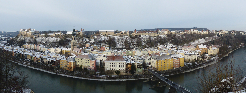 P1030423_stitch_small.jpg