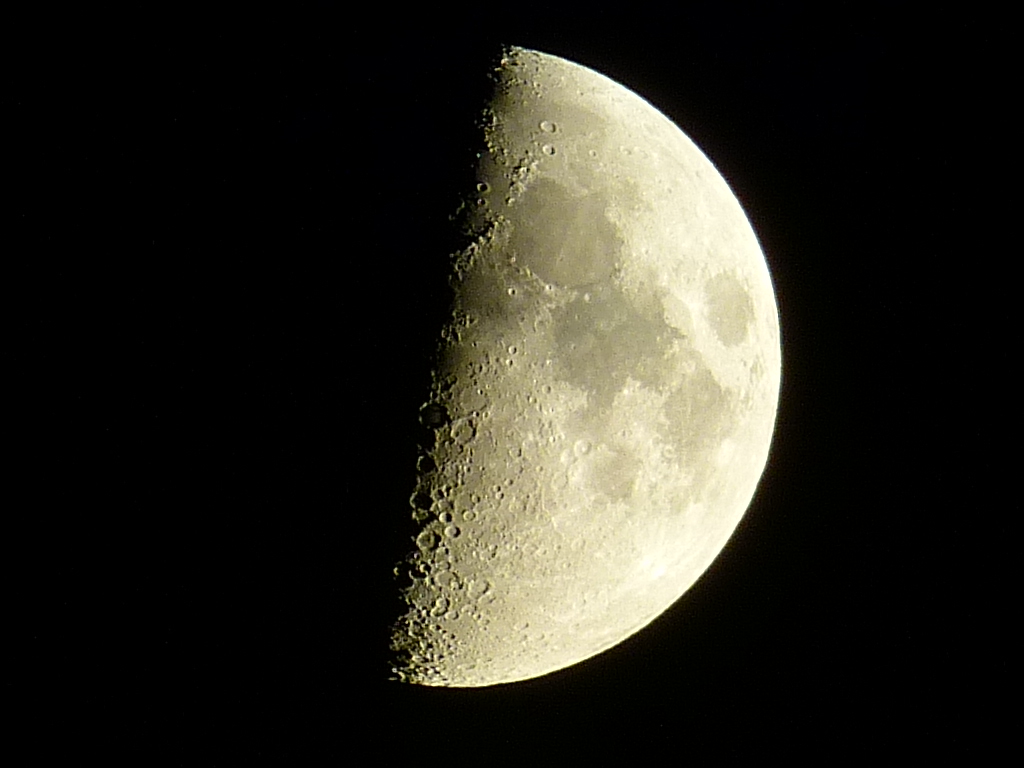 2197703_HeB_cr_FZ150.jpg