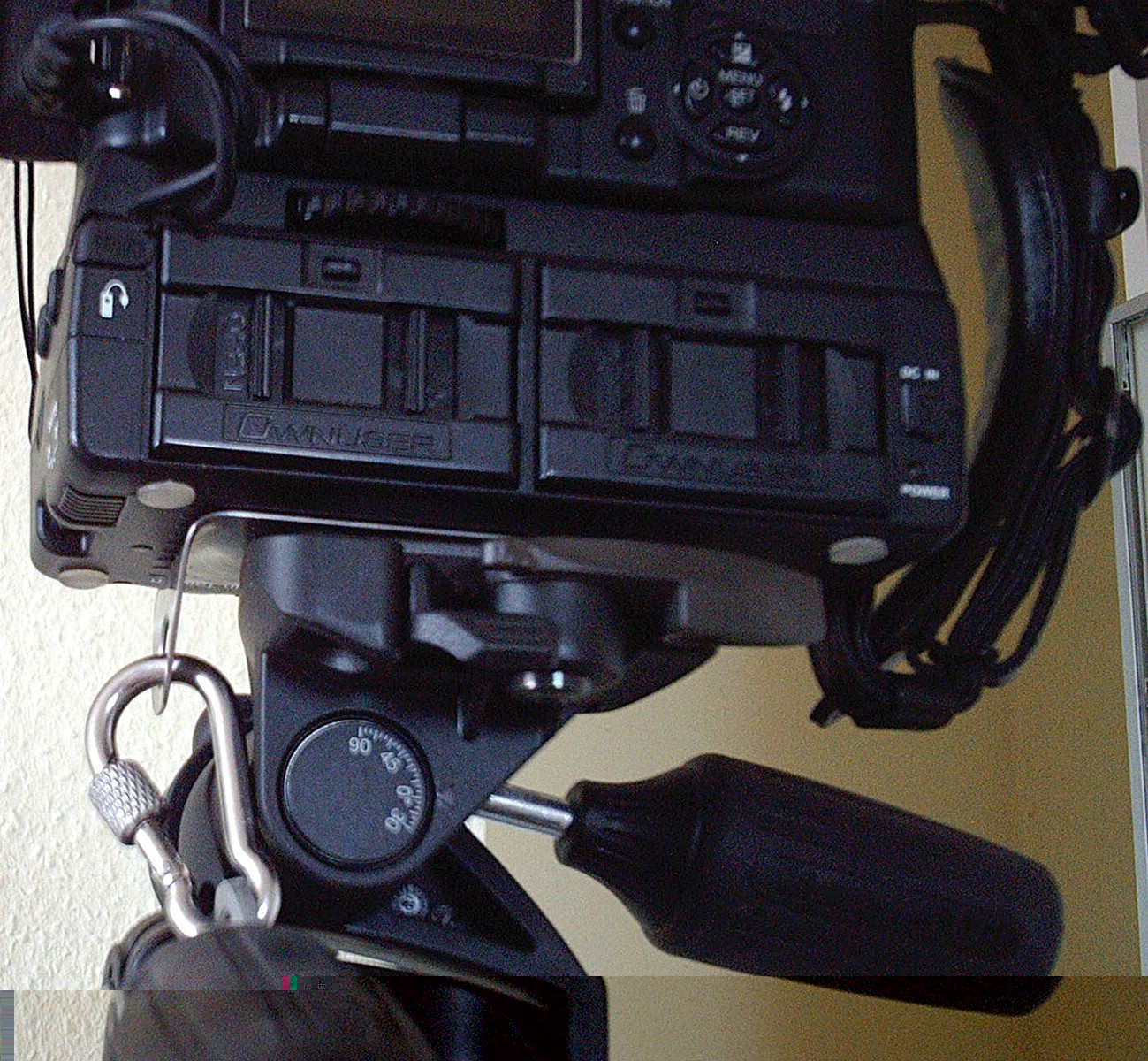 1HuGu-Platte-Stativ-MA323.jpg