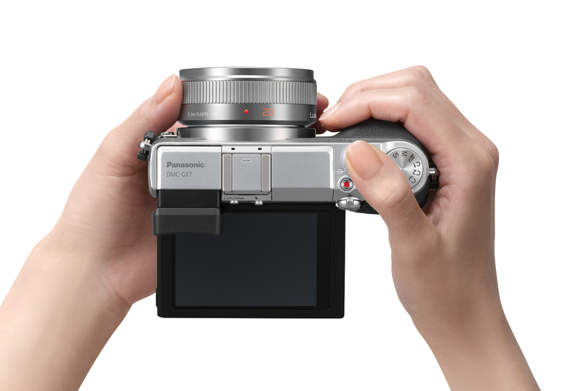 GX7_hand5.jpg