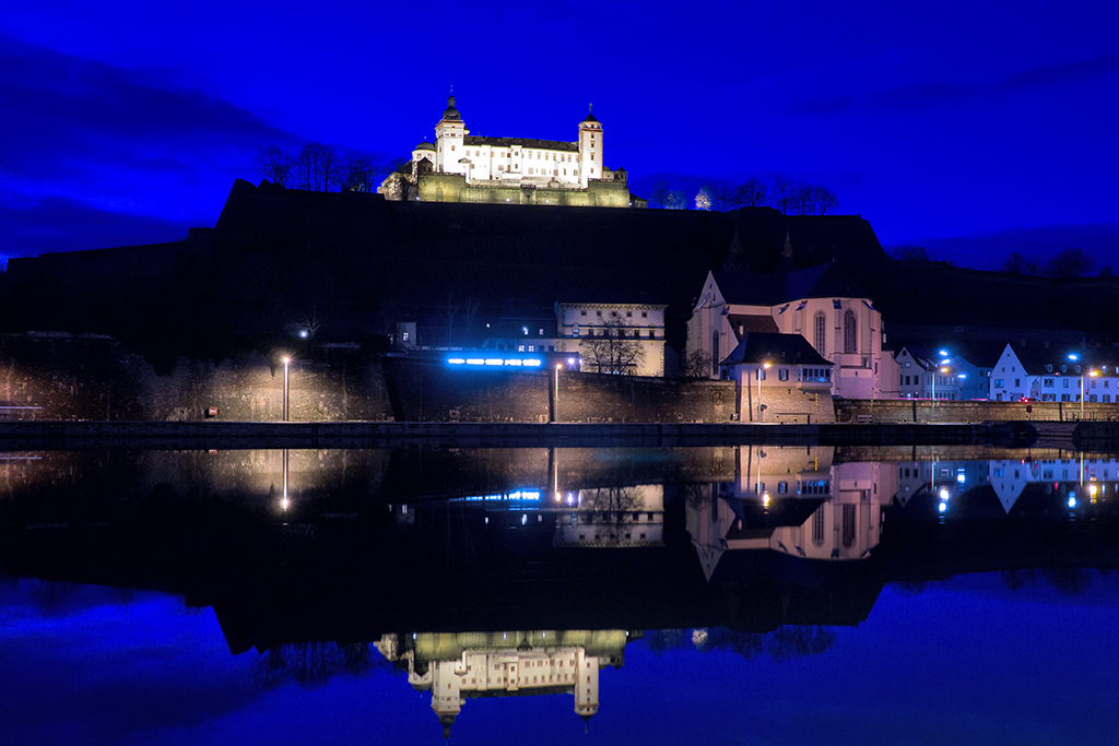 Festung Marienberg, Main u. St. Burkard 1024.jpg
