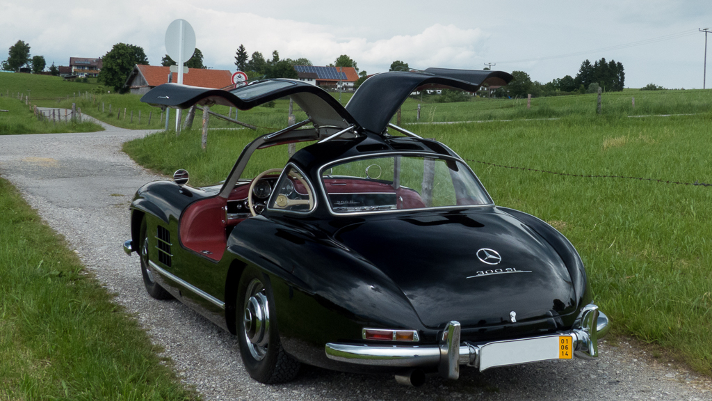 Mercedes 300 SL 1.jpg