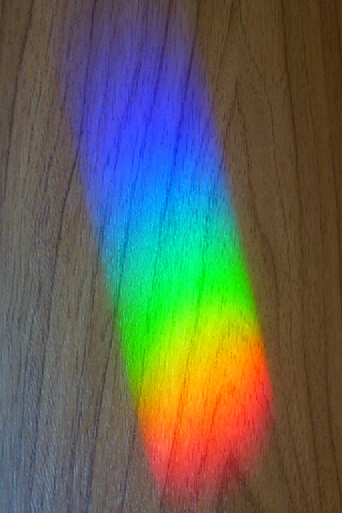 P1240419 Farbtupfer - Prisma auf Tür.JPG