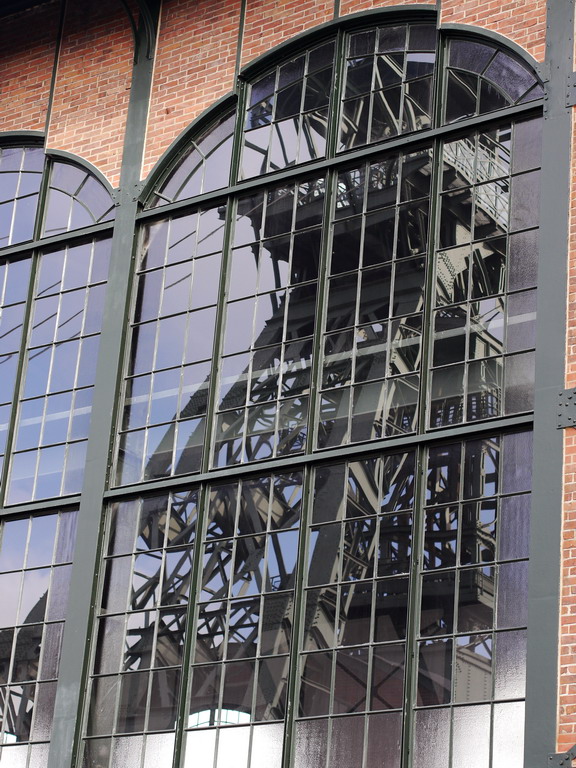 Förderturm gespiegelt.jpg