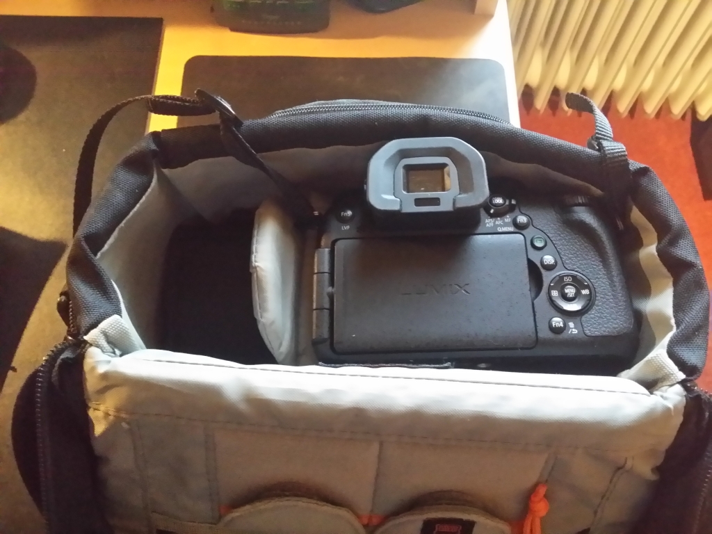 Lowepro Nova 160 AW.jpg