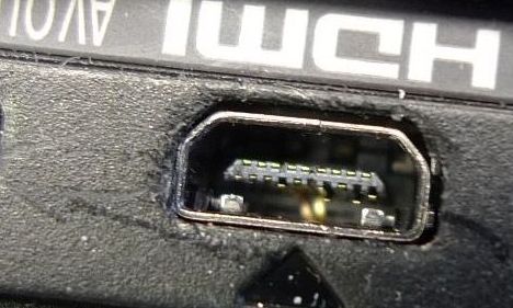 HDMI-Buchse an FZ1000.jpg