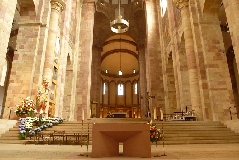 P1300574 Dom Speyer Altar.JPG